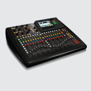 Console de mixage audio compacte Behringer X32 40INP 25BUS avec 16 préamplificateurs MIDAS